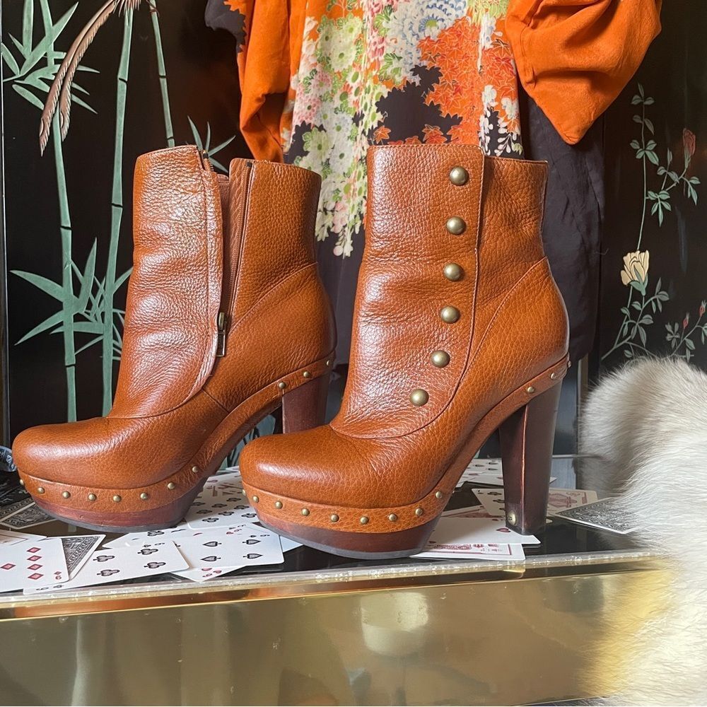 ♥️ UGG AUSTRALIA COSIMA CHESTNUT BROWN LEATHER PLATFORM Studded HEEL
BOOTS 8.5 - Picture 6 of 16